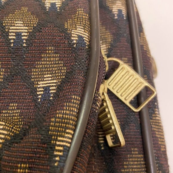 Oscar de la Renta Spacious Tapestry Weekender Bag - Picture 4 of 9